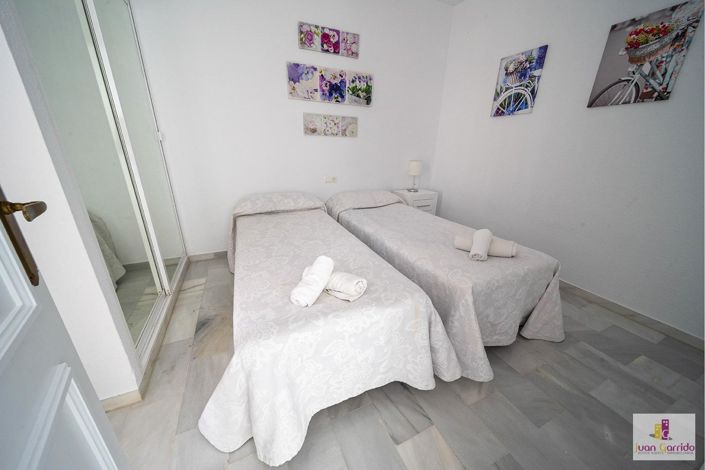 Image No.28-3 Bed Property for sale