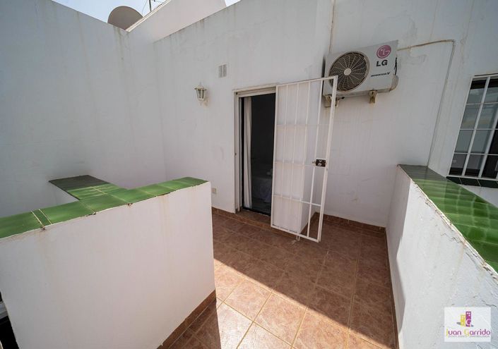 Image No.30-3 Bed Property for sale