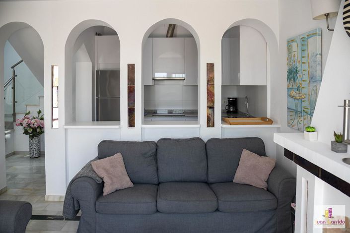 Image No.8-3 Bed Property for sale