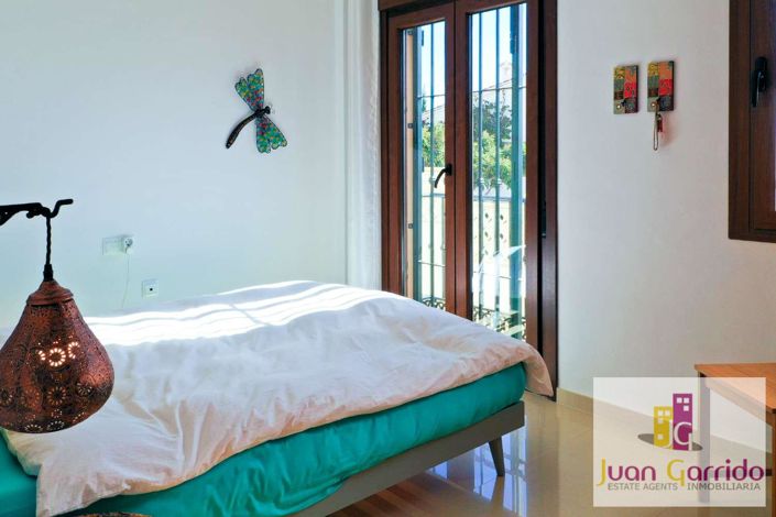 Image No.22-2 Bed Property for sale