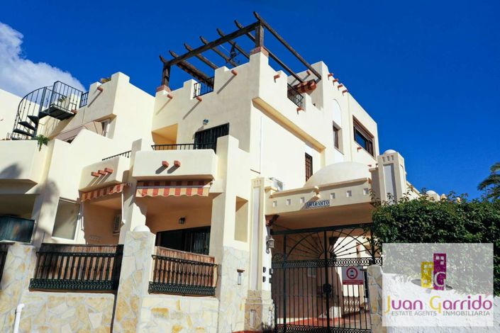 Image No.28-2 Bed Property for sale