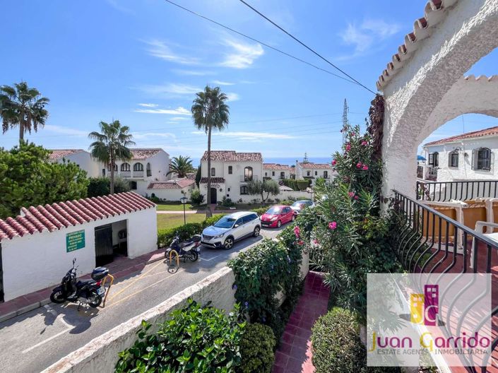 Image No.1-4 Bed Villa for sale