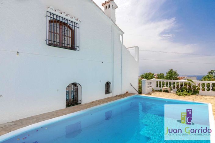 Image No.1-3 Bed Villa for sale