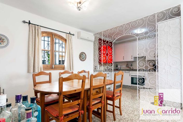 Image No.10-3 Bed Villa for sale