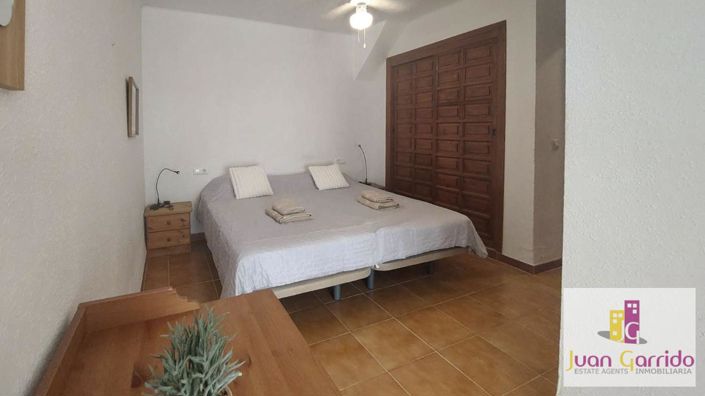 Image No.10-3 Bed Property for sale