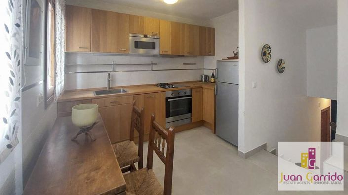 Image No.8-3 Bed Property for sale