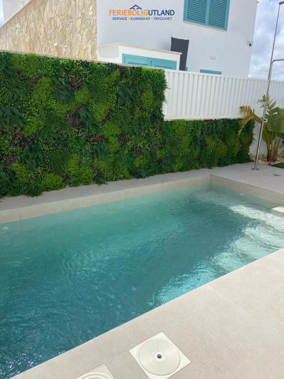 Image No.25-3 Bed Townhouse for sale