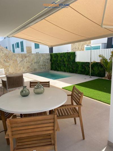 Image No.26-3 Bed Townhouse for sale