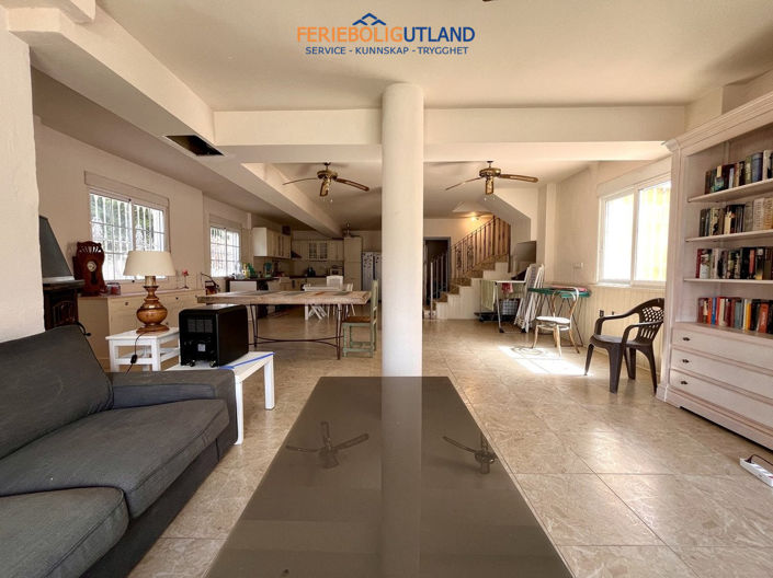 Image No.12-5 Bed Villa for sale