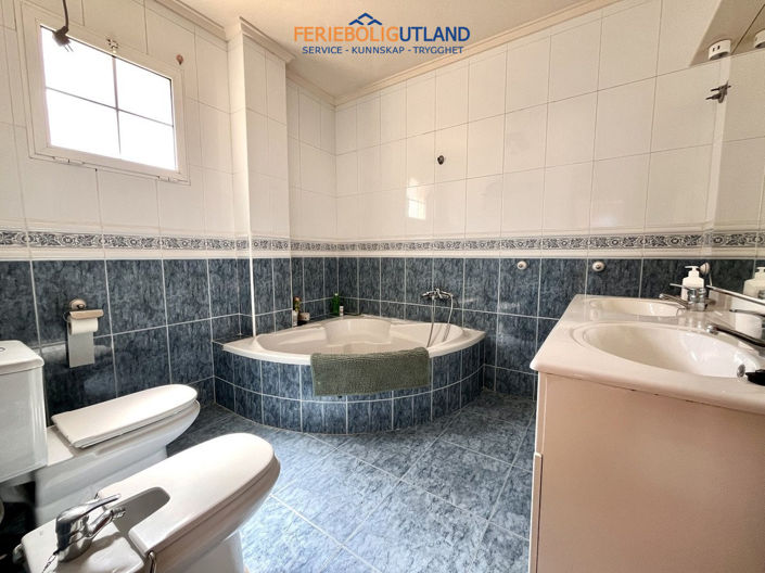 Image No.5-5 Bed Villa for sale