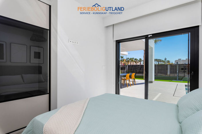 Image No.12-3 Bed Villa for sale