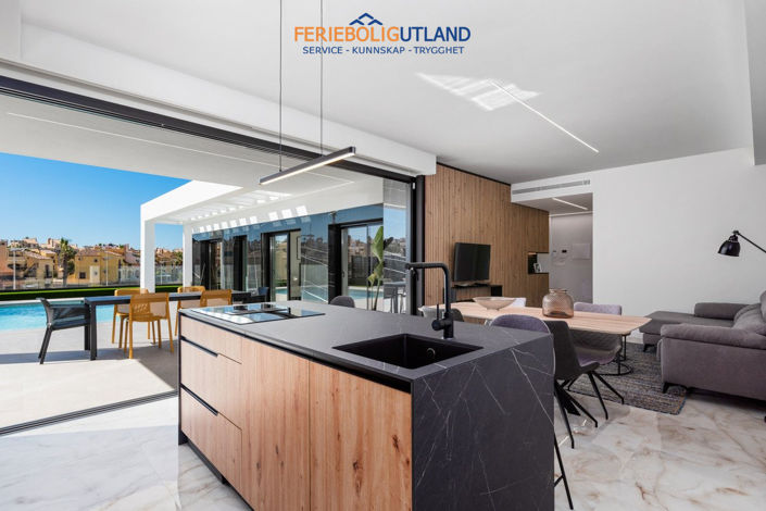 Image No.28-3 Bed Villa for sale