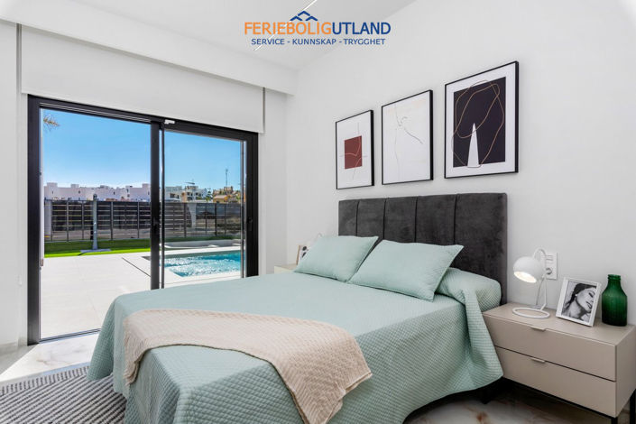 Image No.6-3 Bed Villa for sale