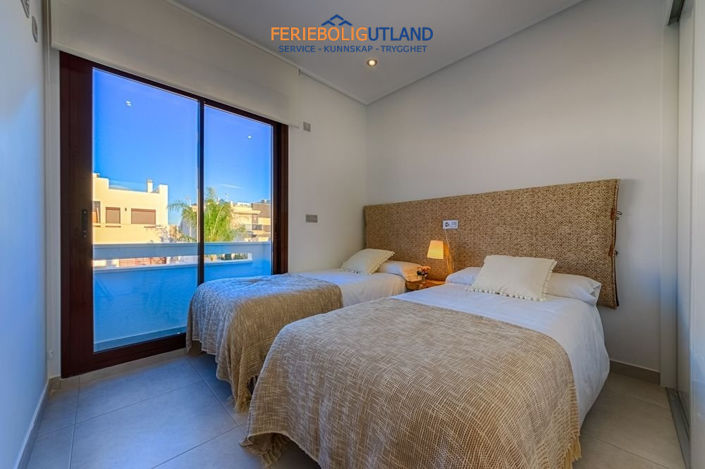 Image No.11-4 Bed Townhouse for sale