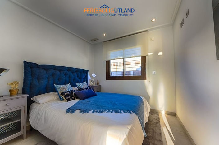 Image No.21-4 Bed Townhouse for sale