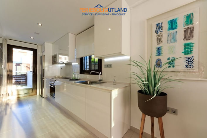 Image No.26-4 Bed Townhouse for sale