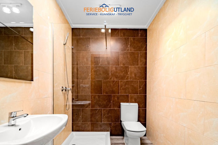 Image No.14-3 Bed Townhouse for sale