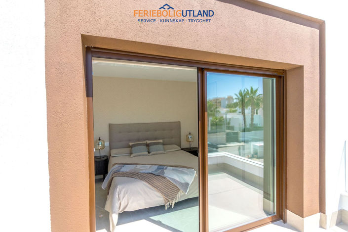 Image No.18-3 Bed Villa for sale