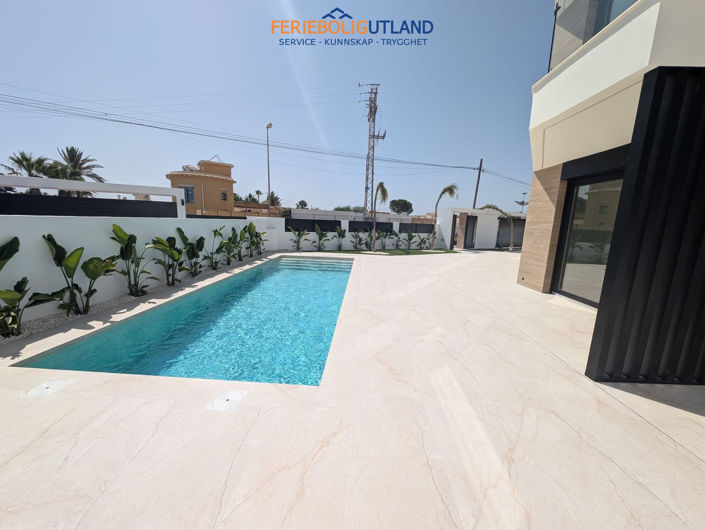 Image No.3-4 Bed Villa for sale