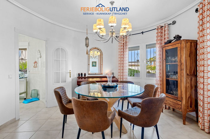 Image No.12-5 Bed Villa for sale