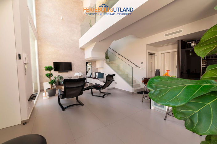 Image No.10-3 Bed Villa for sale