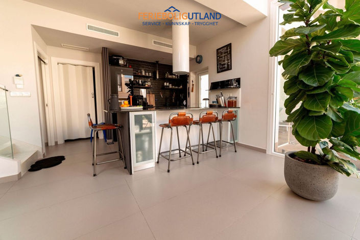 Image No.3-3 Bed Villa for sale