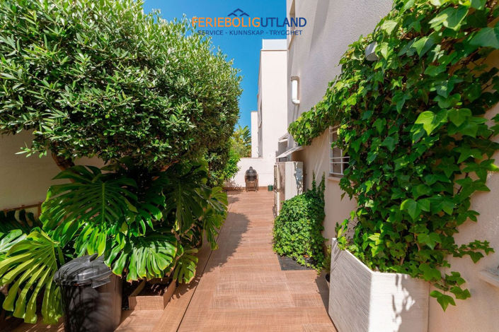 Image No.43-3 Bed Villa for sale