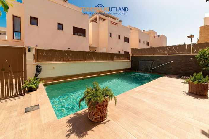 Image No.49-3 Bed Villa for sale