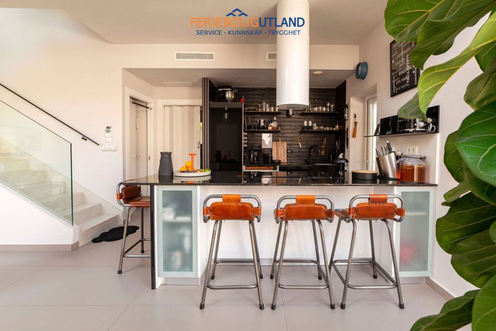 Image No.9-3 Bed Villa for sale