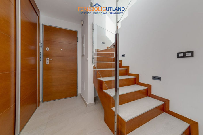 Image No.12-3 Bed Villa for sale