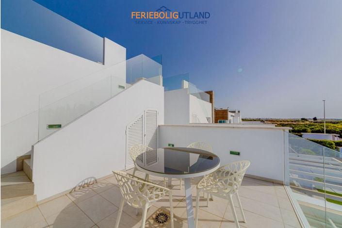 Image No.25-3 Bed Villa for sale