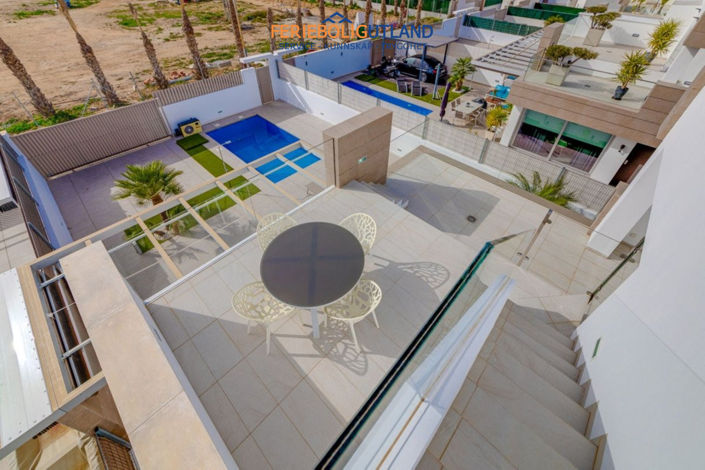 Image No.26-3 Bed Villa for sale