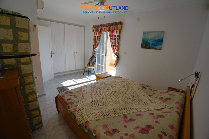 Image No.25-3 Bed Townhouse for sale