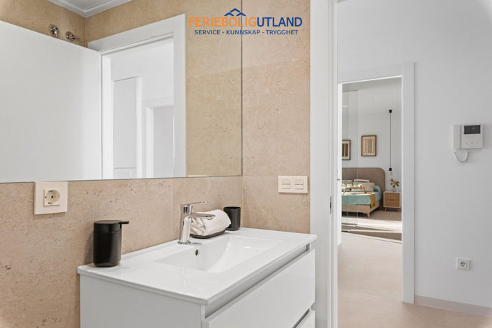 Image No.18-2 Bed Apartment for sale