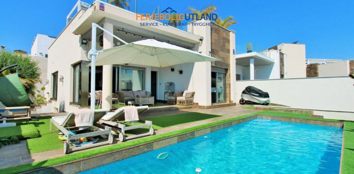 Image No.1-4 Bed Villa for sale