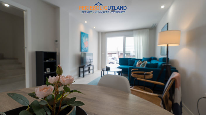 Image No.10-4 Bed Townhouse for sale