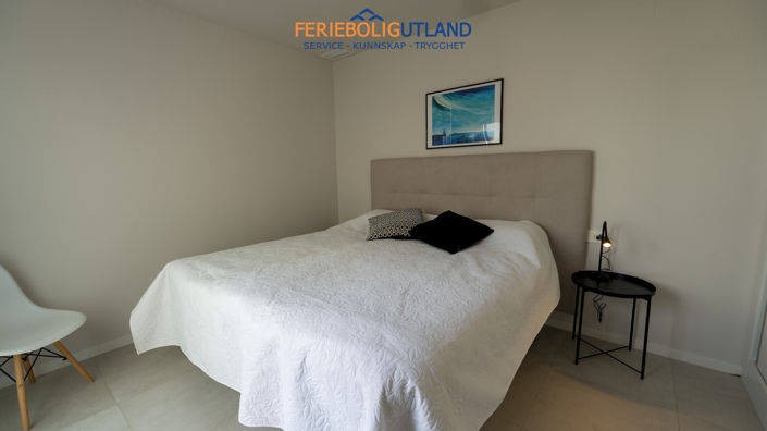 Image No.20-4 Bed Townhouse for sale