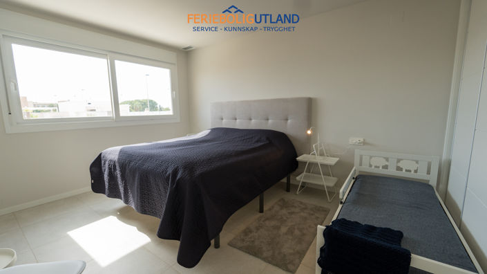 Image No.25-4 Bed Townhouse for sale