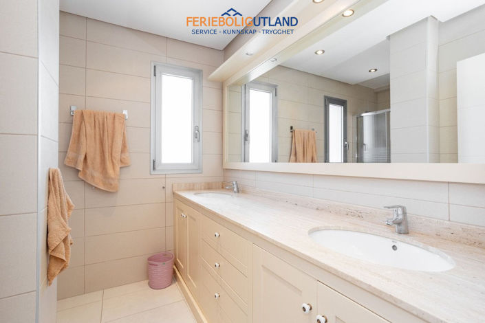 Image No.24-4 Bed Apartment for sale