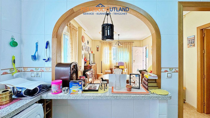 Image No.18-3 Bed Townhouse for sale