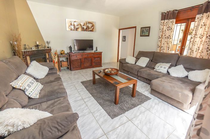 Image No.15-6 Bed Villa for sale