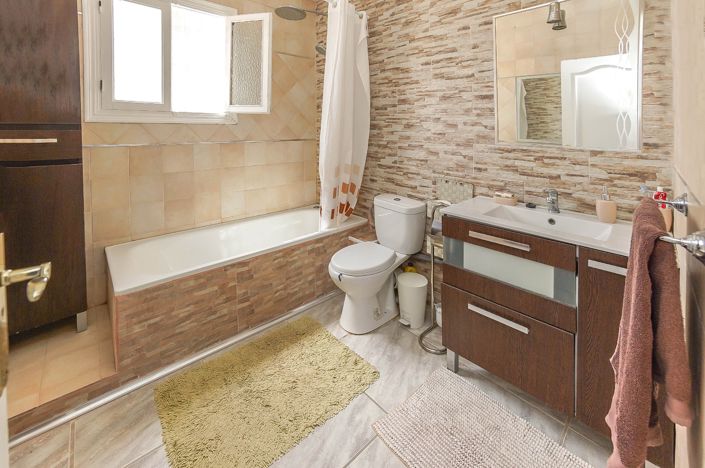 Image No.20-6 Bed Villa for sale