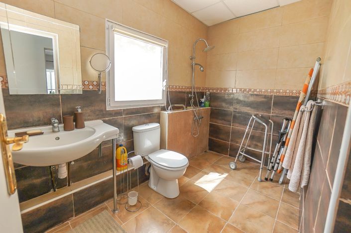 Image No.26-6 Bed Villa for sale