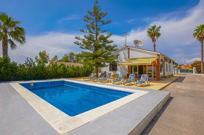 Image No.10-6 Bed Villa for sale