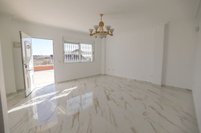 Image No.3-4 Bed Villa for sale