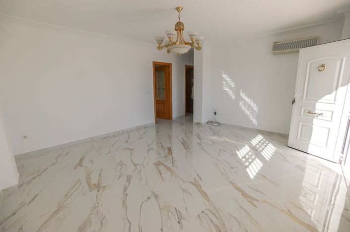 Image No.7-4 Bed Villa for sale