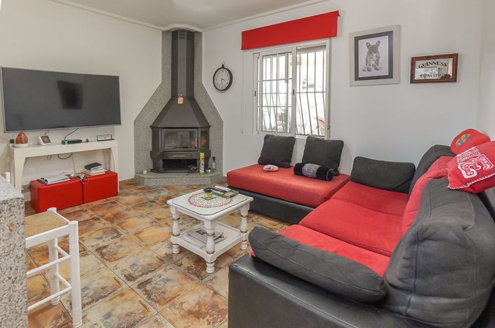 Image No.12-5 Bed Property for sale