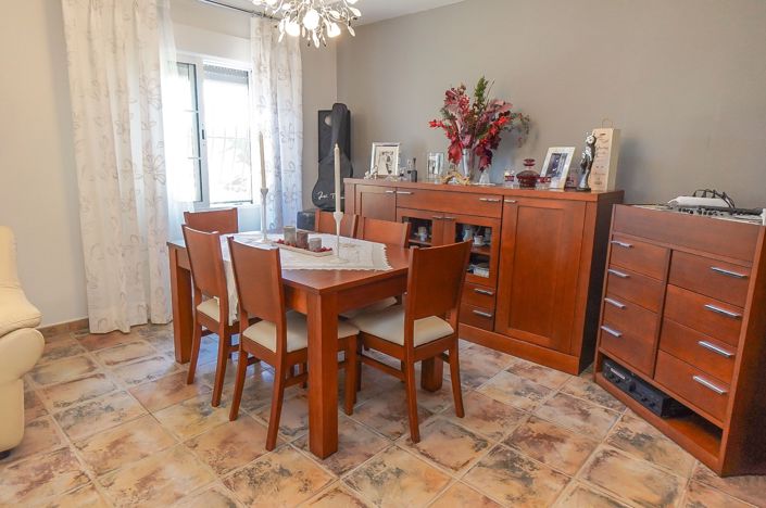 Image No.14-5 Bed Property for sale