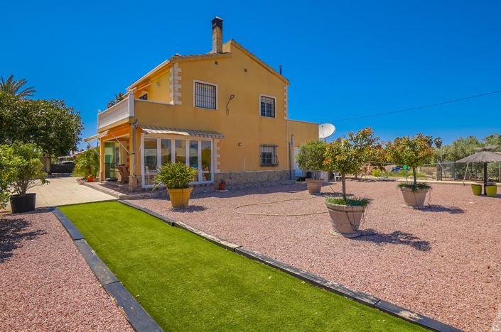 Image No.19-5 Bed Property for sale