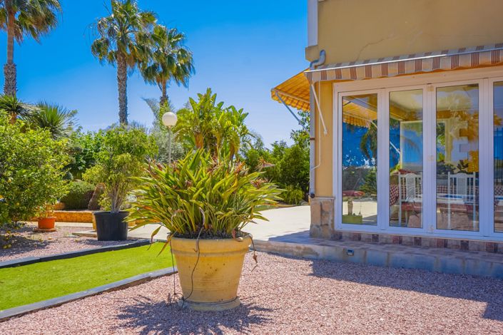 Image No.21-5 Bed Property for sale